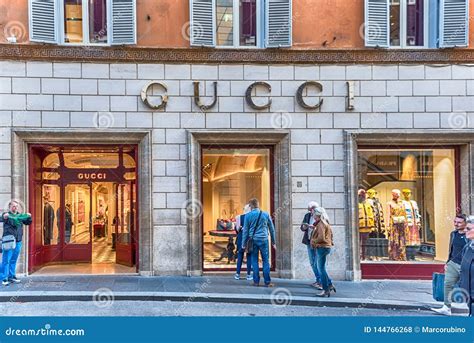 negozio gucci piazza di spagna|gucci stores in italy.